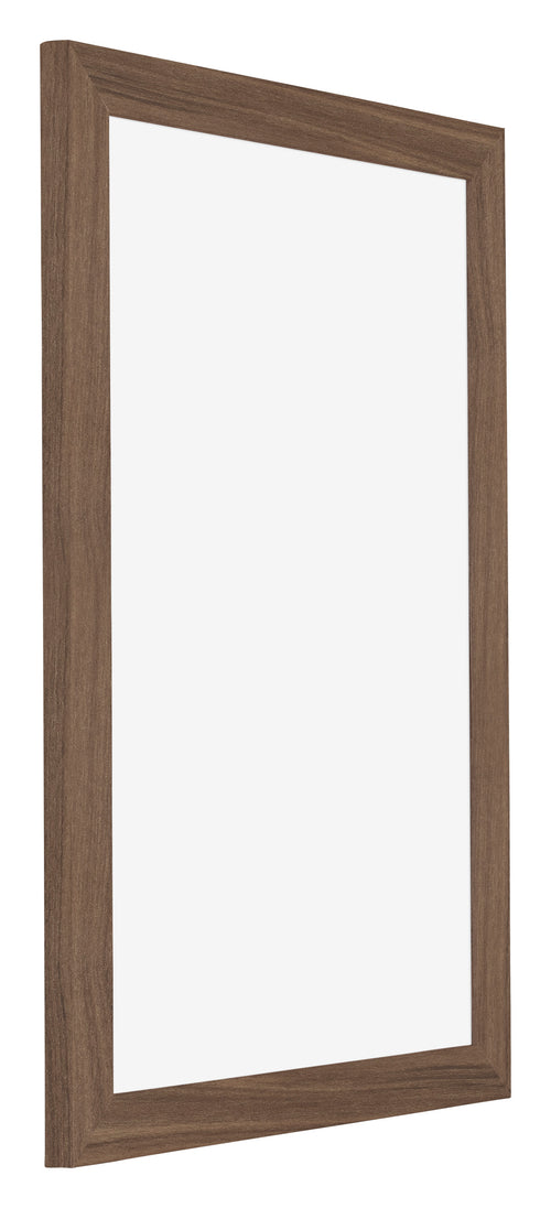 Mura MDF Bilderrahmen 32x45cm Nussbaum Dunkel Vorne Schrag | Yourdecoration.de