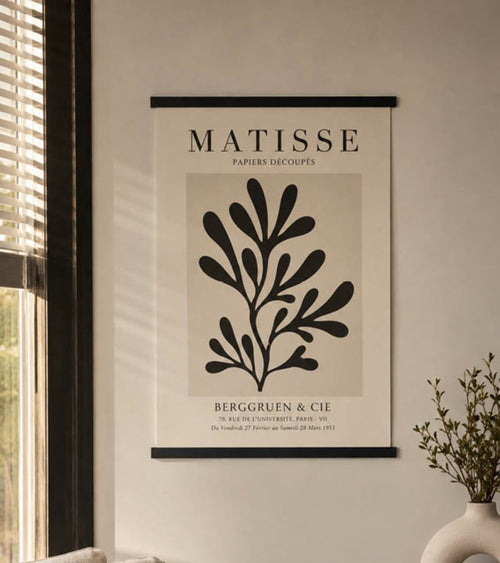 Posterhanger Schwarz Aufhängeloch Atmosphäre | Yourdecoration.de