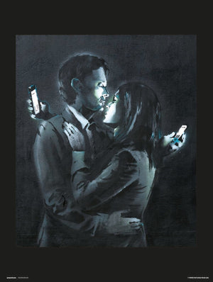 Grupo Erik Brandalised Mobile Phone Lovers Close Kunstdruck 30X40cm | Yourdecoration.de