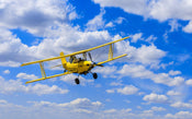 Komar Vlies Fototapete Iangx8 018 Biplane | Yourdecoration.de