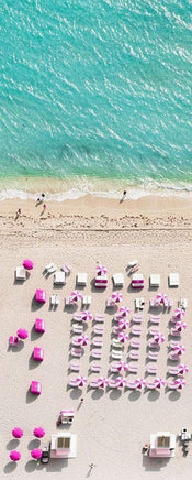 Komar Pink Umbrella Vlies Fototapete 100x250cm 1-bahn | Yourdecoration.de