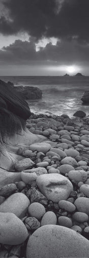 Helen Dixon - Rocky beach at sunset Kunstdruck 33x95cm | Yourdecoration.de