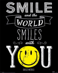 Pyramid Smiley World Smiles With You Poster 40x50cm | Yourdecoration.de