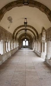 Dimex Ancient Corridor Fototapete 150x250cm 2-Bahnen | Yourdecoration.de