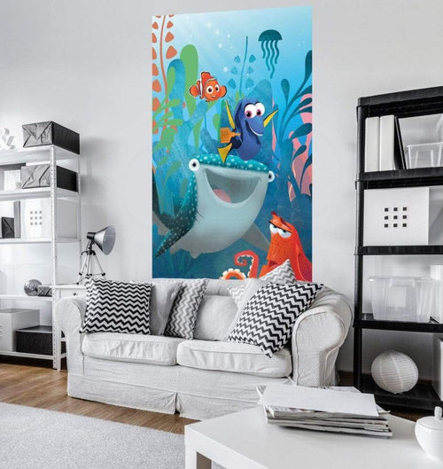 Komar Finding Dory Aquarell Vlies Fototapete 150x250cm 3-bahnen Interieur | Yourdecoration.de