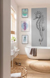 Komar Seahorse Vlies Fototapete 100x250cm 1-bahn Sfeer | Yourdecoration.de